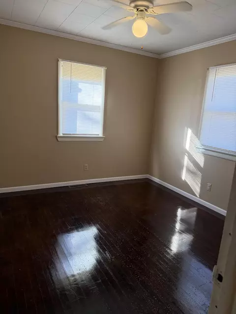 Bedroom - 917 S Elm St, Mountain View, MO 65548 photo 1 of 4