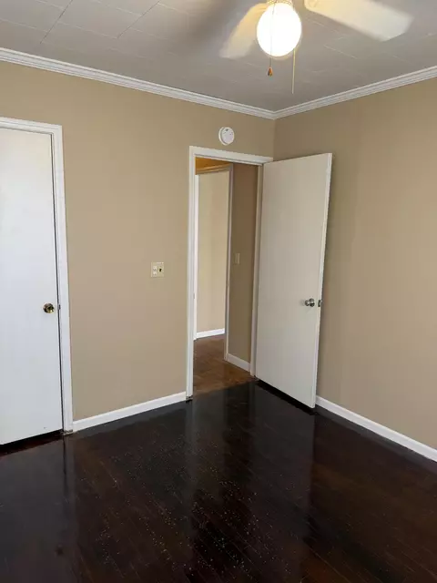 Bedroom - 917 S Elm St, Mountain View, MO 65548 photo 2 of 4