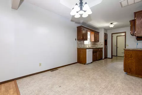 1428 W Whiteside St, Springfield, MO 65807 photo 4
