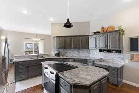 Kitchen - 3770 E Turtle Hatch Rd, Springfield, MO 65809 photo 2 of 3