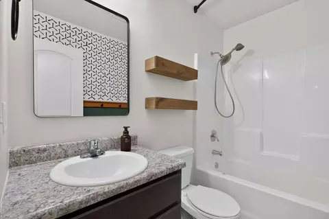 Bath - 505 S Forest Ln, Republic, MO 65738 photo 3 of 3