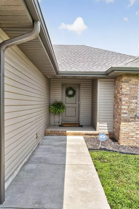 Exterior - 505 S Forest Ln, Republic, MO 65738 photo 5 of 12