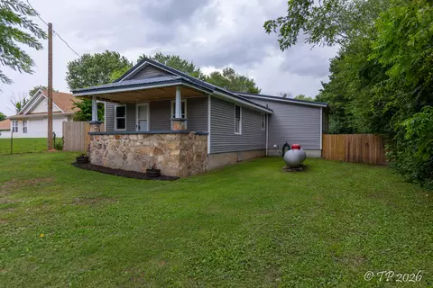 Exterior - 309 S Marr St, Mountain View, MO 65548 photo 3 of 9