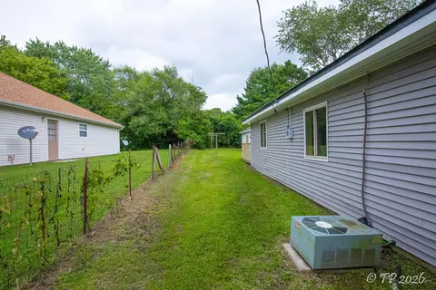 Exterior - 309 S Marr St, Mountain View, MO 65548 photo 5 of 9