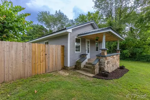 Exterior - 309 S Marr St, Mountain View, MO 65548 photo 2 of 9