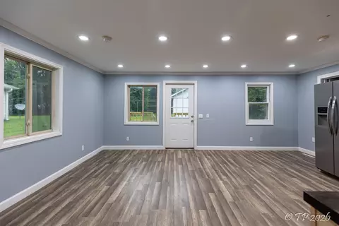 Living - 309 S Marr St, Mountain View, MO 65548 photo 4 of 4