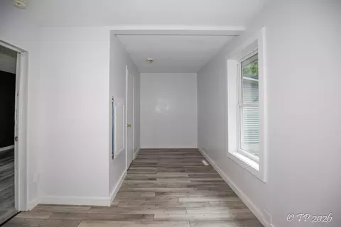 Entry Way - 309 S Marr St, Mountain View, MO 65548 photo 2 of 3