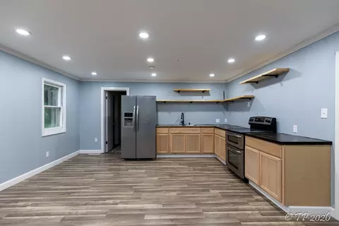 Kitchen - 309 S Marr St, Mountain View, MO 65548 photo 1 of 2