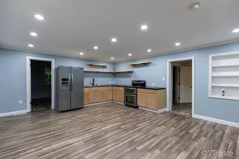 Kitchen - 309 S Marr St, Mountain View, MO 65548 photo 2 of 2