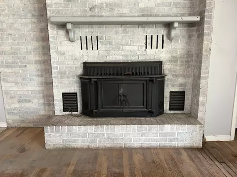 Living - 1949 S Broadway Ave, Springfield, MO 65807 photo 2 of 3