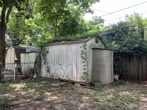 Exterior - 1949 S Broadway Ave, Springfield, MO 65807 photo 5 of 5