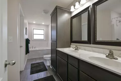 Bath - 880 Black Forest Ln, Branson West, MO 65737 photo 1 of 5