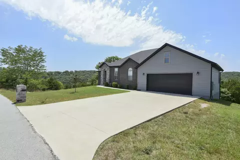 Exterior - 880 Black Forest Ln, Branson West, MO 65737 photo 4 of 9