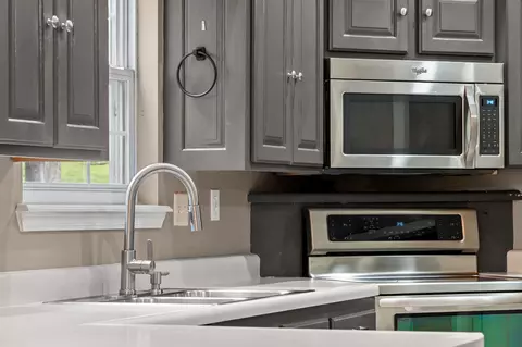 Kitchen - 161 Hideaway St, Branson, MO 65616 photo 3 of 5