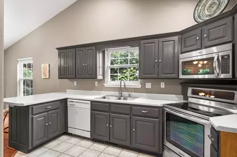 Kitchen - 161 Hideaway St, Branson, MO 65616 photo 1 of 5