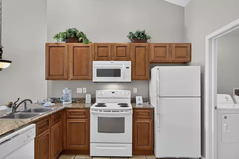 Kitchen - 302 Stillwater Trl #324, Branson, MO 65616 photo 3 of 4