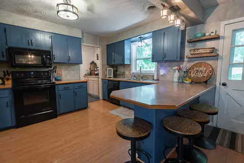 Kitchen - 1905 E Webb Rd, Ozark, MO 65721 photo 1 of 5