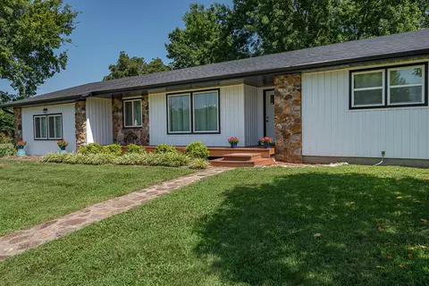 Exterior - 1905 E Webb Rd, Ozark, MO 65721 photo 4 of 27