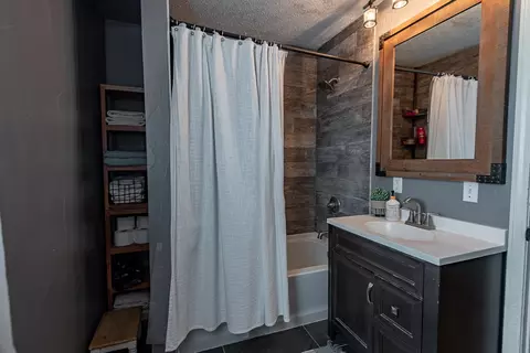 Bath - 1905 E Webb Rd, Ozark, MO 65721 photo 6 of 6