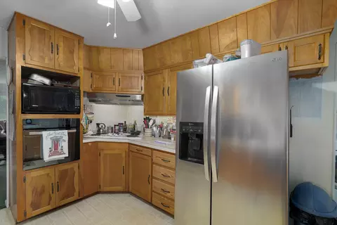 Kitchen - 1631 N Patterson Ave, Springfield, MO 65803 photo 3 of 3