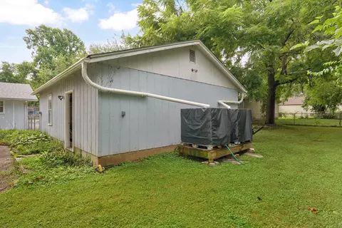 Exterior - 1631 N Patterson Ave, Springfield, MO 65803 photo 8 of 11