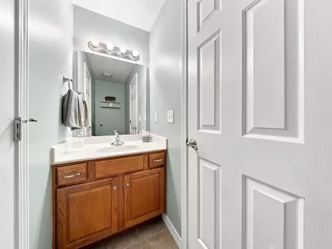 Bath - 2208 E Kathryn Dr, Republic, MO 65738 photo 3 of 4