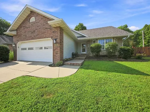Exterior - 2208 E Kathryn Dr, Republic, MO 65738 photo 4 of 11