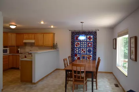Dining - 160 Micahs Xing, Reeds Spring, MO 65737 photo 3 of 3