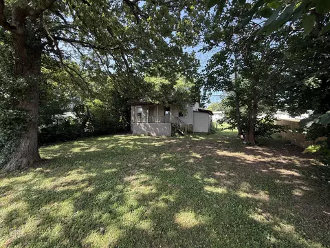 Exterior - 517 N 4th St, Thayer, MO 65791 photo 2 of 8