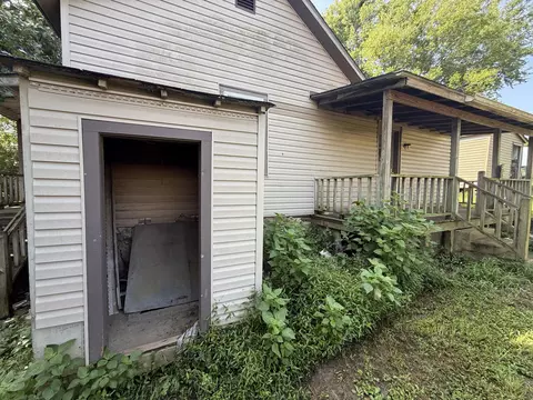 Exterior - 517 N 4th St, Thayer, MO 65791 photo 7 of 8