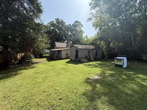 Exterior - 517 N 4th St, Thayer, MO 65791 photo 4 of 8