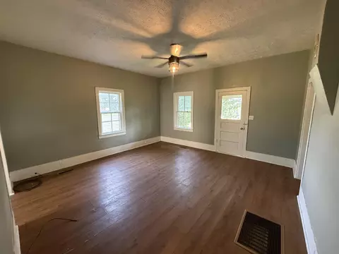 Living - 517 N 4th St, Thayer, MO 65791 photo 1 of 4