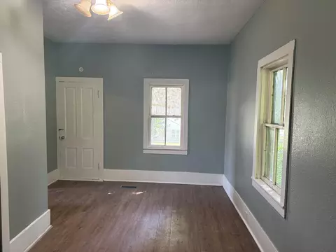 Living - 517 N 4th St, Thayer, MO 65791 photo 4 of 4
