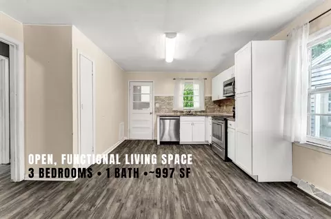 Living - 1714 W Scott St, Springfield, MO 65802 photo 1 of 5