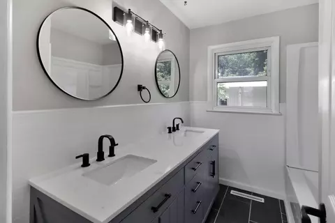 Bath - 429 S West Ave, Springfield, MO 65806 photo 1 of 2