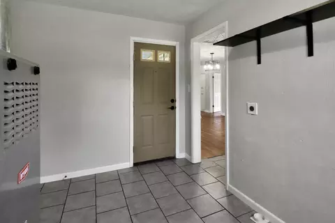 Entry Way - 429 S West Ave, Springfield, MO 65806 photo 2 of 2