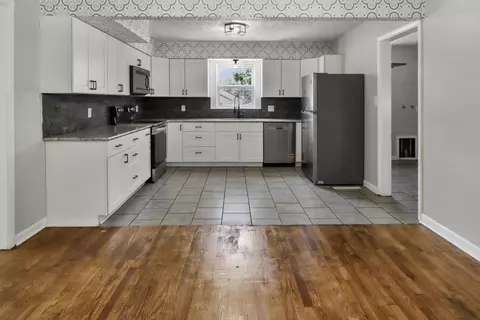 Kitchen - 429 S West Ave, Springfield, MO 65806 photo 1 of 2