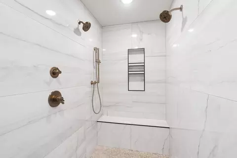 Bath - 168 Brookside Dr, Saddlebrooke, MO 65630 photo 5 of 9