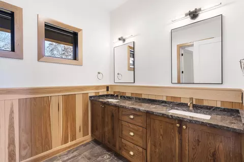 Bath - 168 Brookside Dr, Saddlebrooke, MO 65630 photo 6 of 9