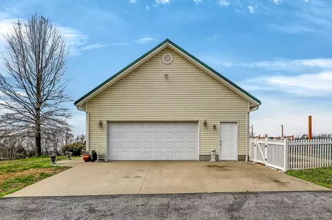 Exterior - 1519 E 515th Rd, Brighton, MO 65617 photo 11 of 12