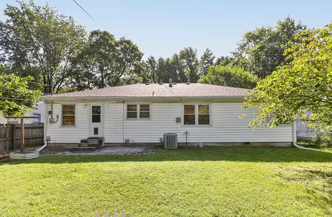 Exterior - 1909 S Pickwick Ave, Springfield, MO 65804 photo 4 of 6