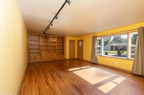 Living - 1909 S Pickwick Ave, Springfield, MO 65804 photo 2 of 3