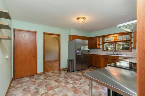 Kitchen - 1909 S Pickwick Ave, Springfield, MO 65804 photo 4 of 4