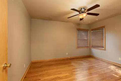 Bedroom - 1909 S Pickwick Ave, Springfield, MO 65804 photo 5 of 6