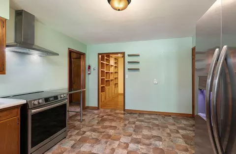 Kitchen - 1909 S Pickwick Ave, Springfield, MO 65804 photo 3 of 4