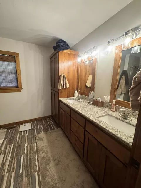 Bath - 7382 Route Ee Hwy, Anderson, MO 64831 photo 1 of 4