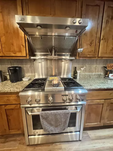 Kitchen - 7382 Route Ee Hwy, Anderson, MO 64831 photo 2 of 3