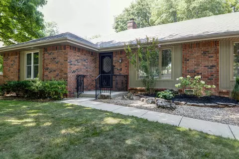 Exterior - 1705 E Vincent Dr, Springfield, MO 65804 photo 4 of 12