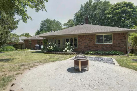 Exterior - 1705 E Vincent Dr, Springfield, MO 65804 photo 10 of 12