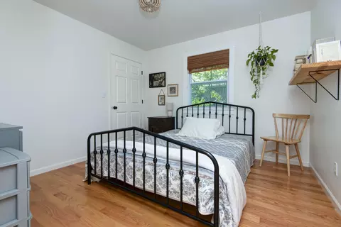 Bedroom - 1705 E Vincent Dr, Springfield, MO 65804 photo 2 of 4